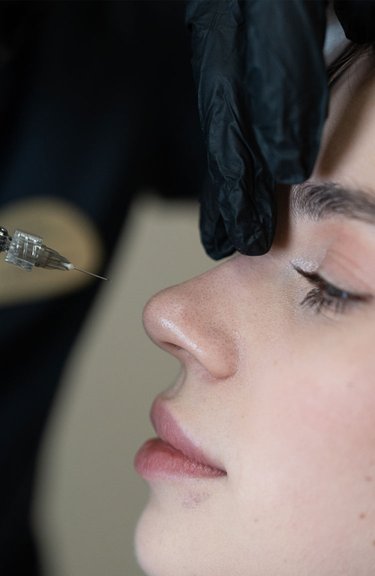 Інʼєкційна процедура для покращення форми носа